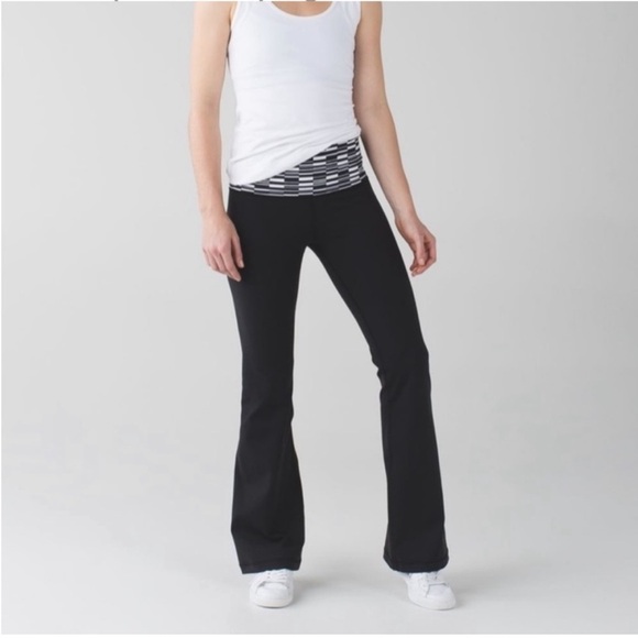 Lululemon Black Wide Leg Groove Yoga Pants Ying Yang Leggings Flare White - Picture 1 of 13